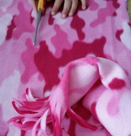 No sew fleece scarf tutorial | service project